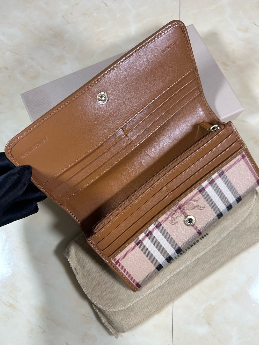 Burberry Wallet - Picture 10 of 16